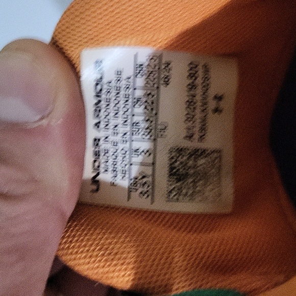 Baseball Cleats - Picture 3 of 6